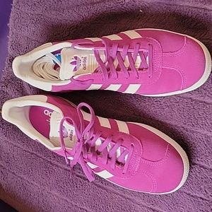 Sz 9 new ADIDAS  GAZELLE  sneakers, never worn womens, harry styles